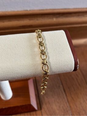 Vintage Style Oval Link Gold Tone Chain Bracelet